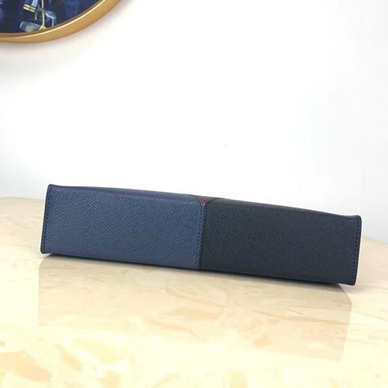 【日本未入荷】ルイヴィトン クラッチバッグ コピー ポシェットヴォワヤージュクラッチ M30718