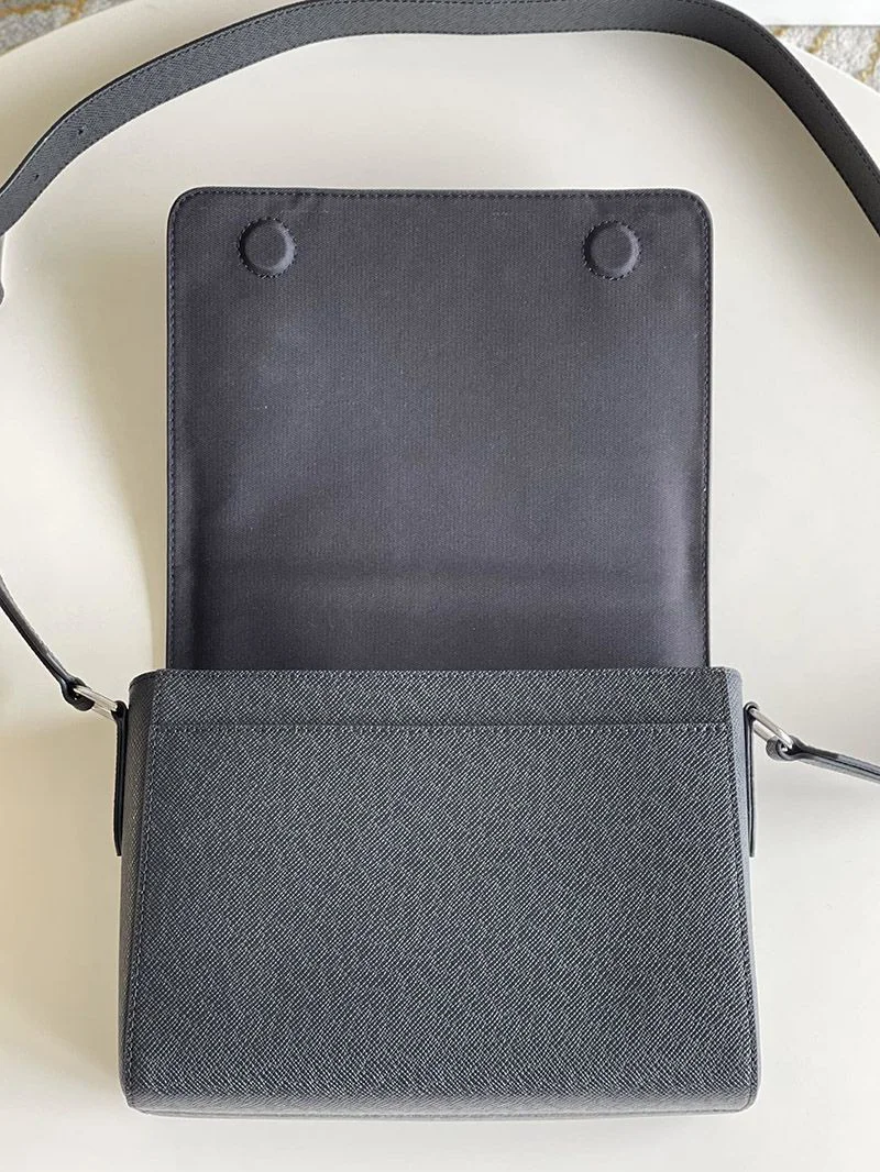 希少品【ルイヴィトン】ニュー・フラップメッセンジャーバックコピー M30807