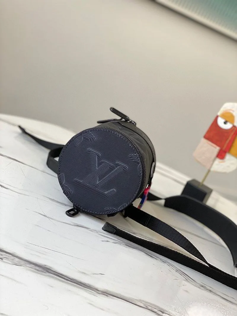 大人気!ルイヴィトン パック コピー モノグラム エクスパンダブル ポロション ショルダー M45604