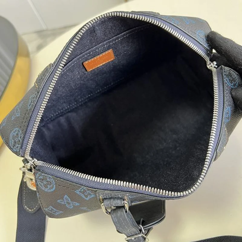 大人気!!新色ルイヴィトン シティ キーポル ショルダーバッグ コピー M46339