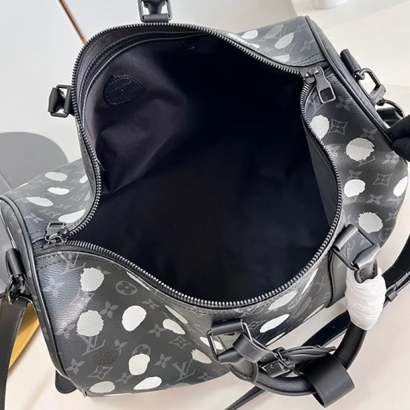 ルイヴィトン × 草間彌生 偽物 LV × YK キーポルバンドリエール 45 M46400