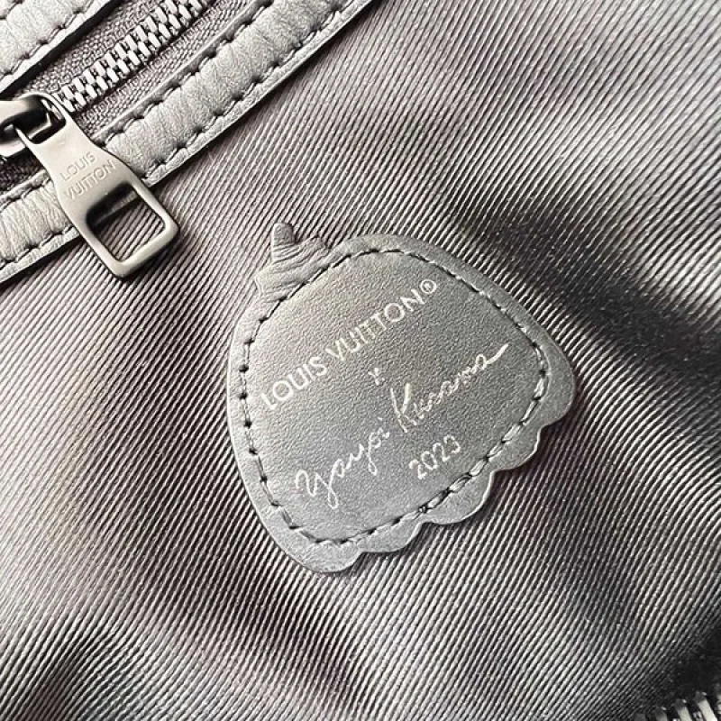 ルイヴィトン × 草間彌生 偽物 LV × YK キーポルバンドリエール 45 M46400