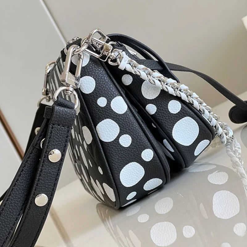 【信用第一】LV × YK コピー ミュルティポシェットアクセソワール M46410