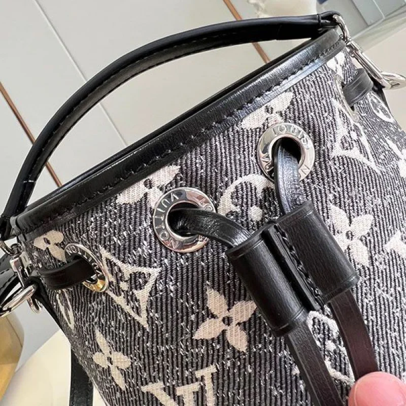 ルイヴィトン ナノノエ ショルダーバッグ 偽物 M46449