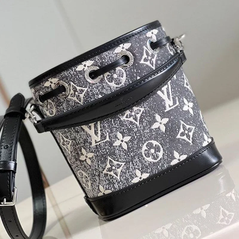 ルイヴィトン ナノノエ ショルダーバッグ 偽物 M46449
