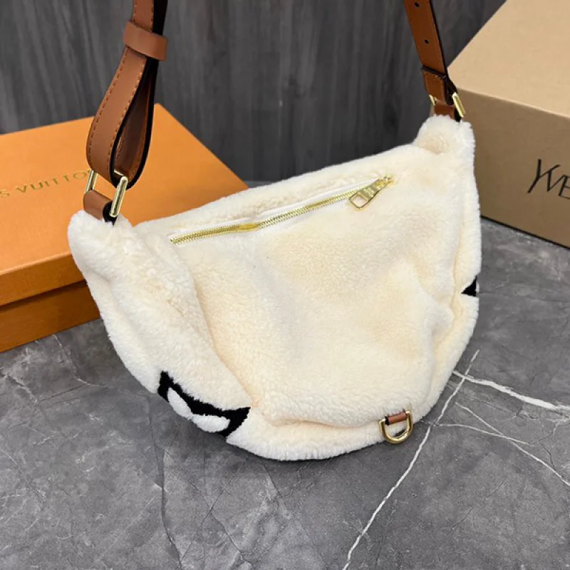 大人気!ルイヴィトン モノグラム テディ バムバッグ コピー★もこもこ ボディバッグ M55425