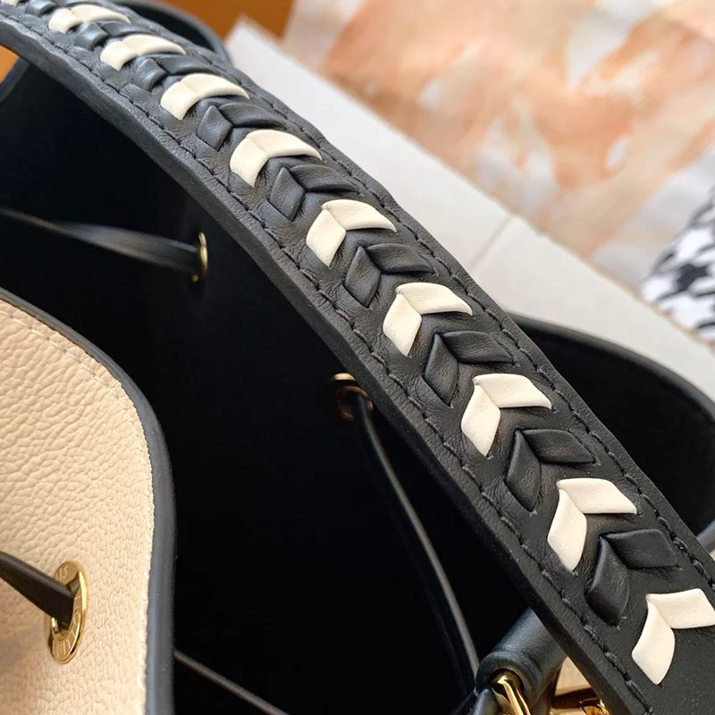 ★関税/送料込★ ルイヴィトン ショルダーバッグ コピー CRAFTY ネオノエMM 2WAY モノグラム M56889