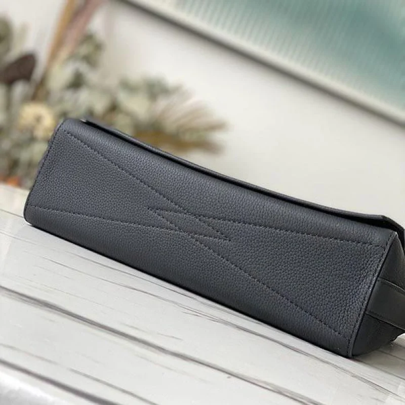 ルイヴィトン メッセンジャー 偽物 LV アエログラム ショルダーバッグ M57080