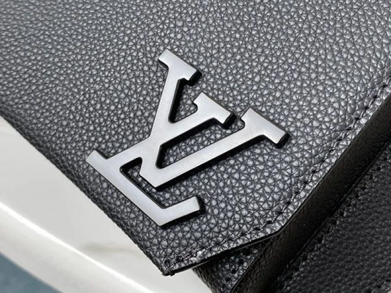 新作ルイヴィトン バムバッグ NV ブランドコピー LV アエログラム ショルダーバッグ M57081