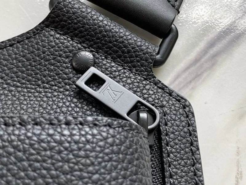 新作ルイヴィトン バムバッグ NV ブランドコピー LV アエログラム ショルダーバッグ M57081