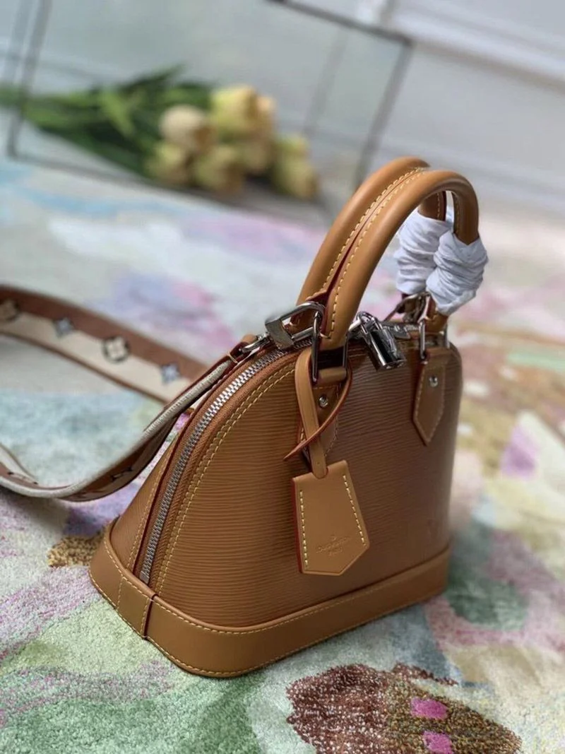 目を惹くカラー ルイヴィトン LV◆アルマBB ゴールドハニー偽物 M57540
