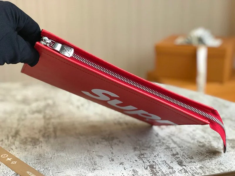 関税なし ルイヴィトン × シュプリーム コピー Pochette Jour GM クラッチバッグ 赤 M66888