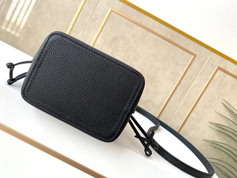入手困難ルイヴィトン ナノ ロックミーバケット コピー ロックミー ショルダーバッグ M68709