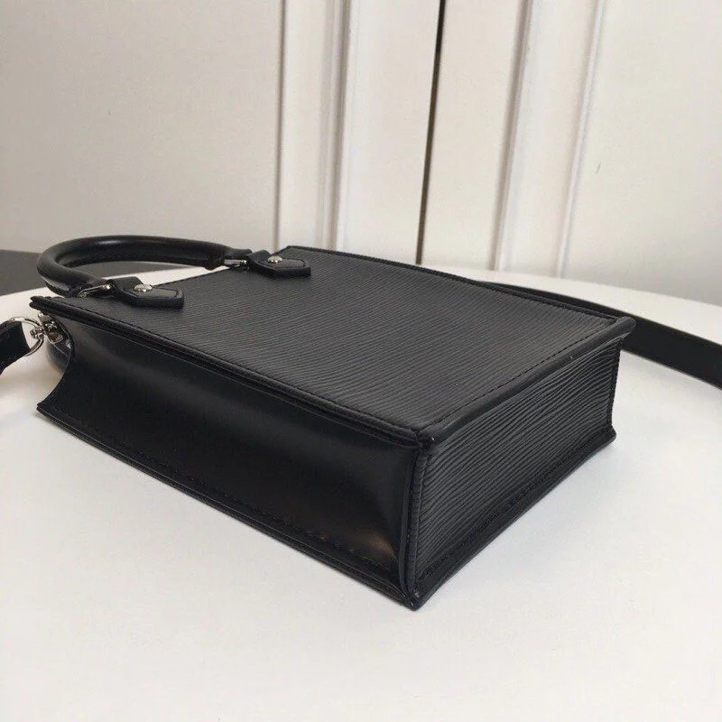 関税負担なしルイヴィトン プティットサックプラ コピー エピ★ノワール ショルダーバッグ M69441