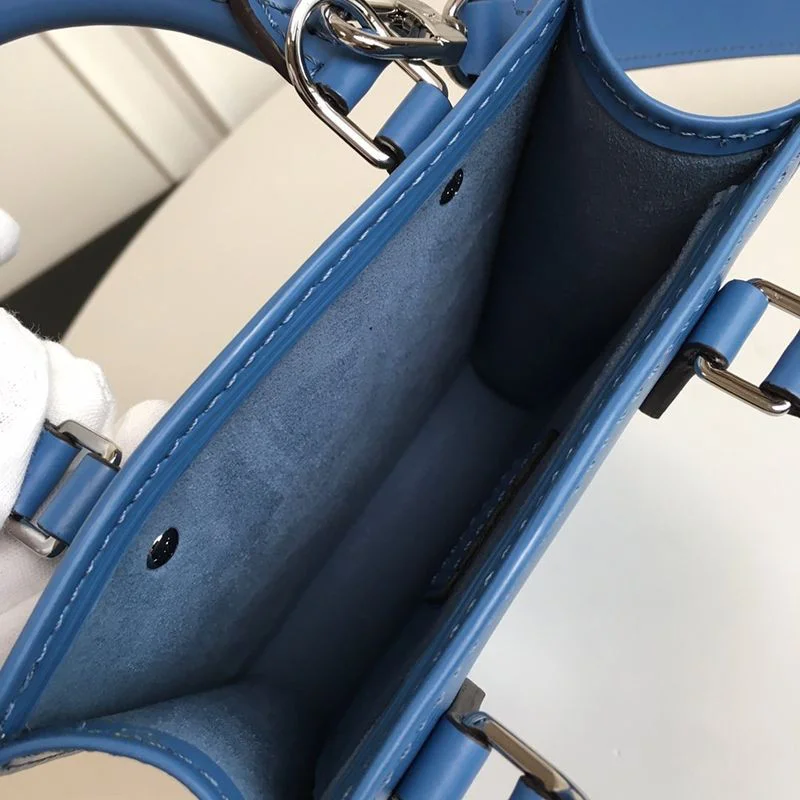 【即日発送】ルイヴィトン プティットサックプラ コピー エピ★ブルーエ ショルダーバッグ M80167