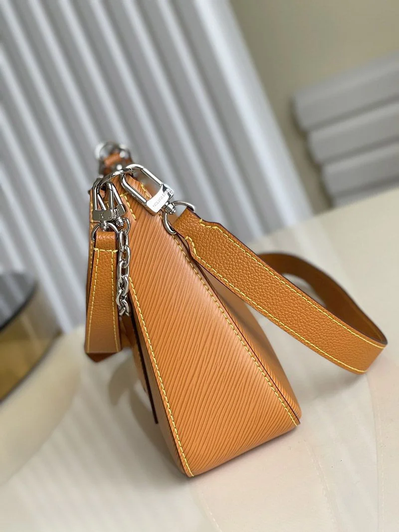 日本未入荷 ルイヴィトン【人気】マレル エピ ショルダーバッグ偽物 3色 M80689