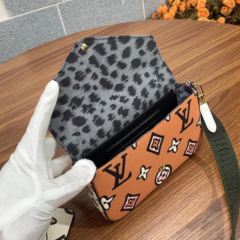 ルイヴィトン 偽物 ミュルティ・ポシェット フェリシー バッグ M80695