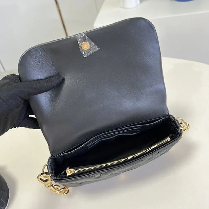 ☆超人気☆ルイヴィトン★ウォレットオンストラップ バブルグラム レザー 偽物 M81398