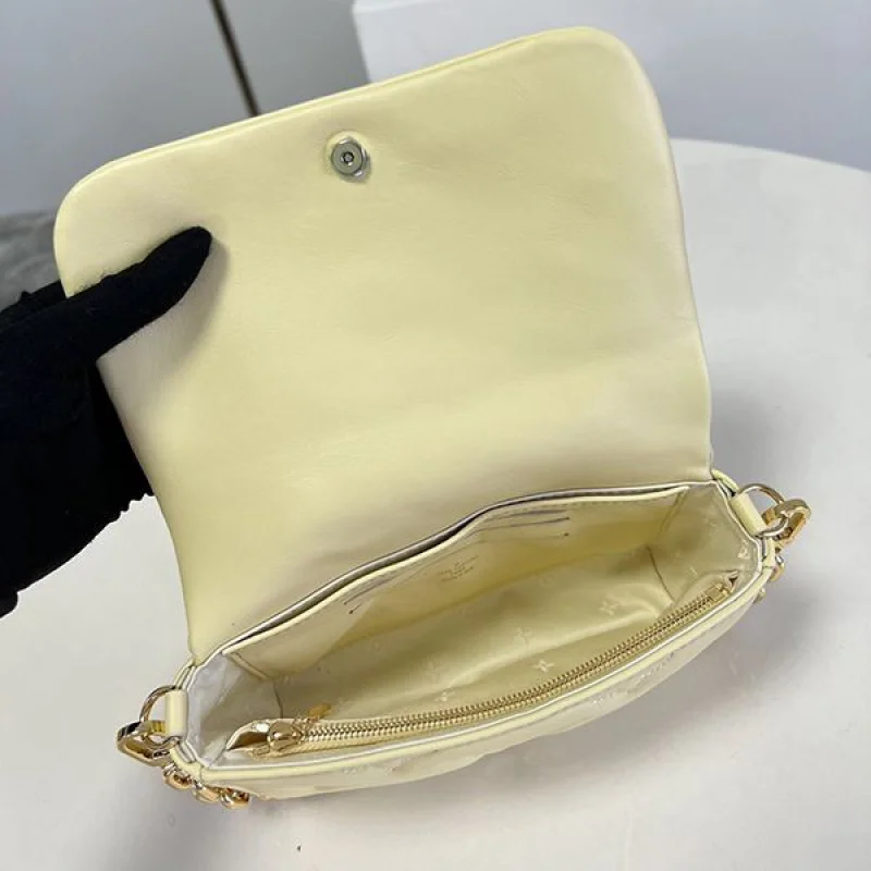 春もの新作ルイヴィトン★ウォレットオンストラップ バブルグラム レザー コピー M81400