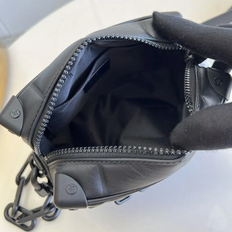 超話題!ルイヴィトン ミニ・ソフトトランク ショルダーバッグ コピー M81611
