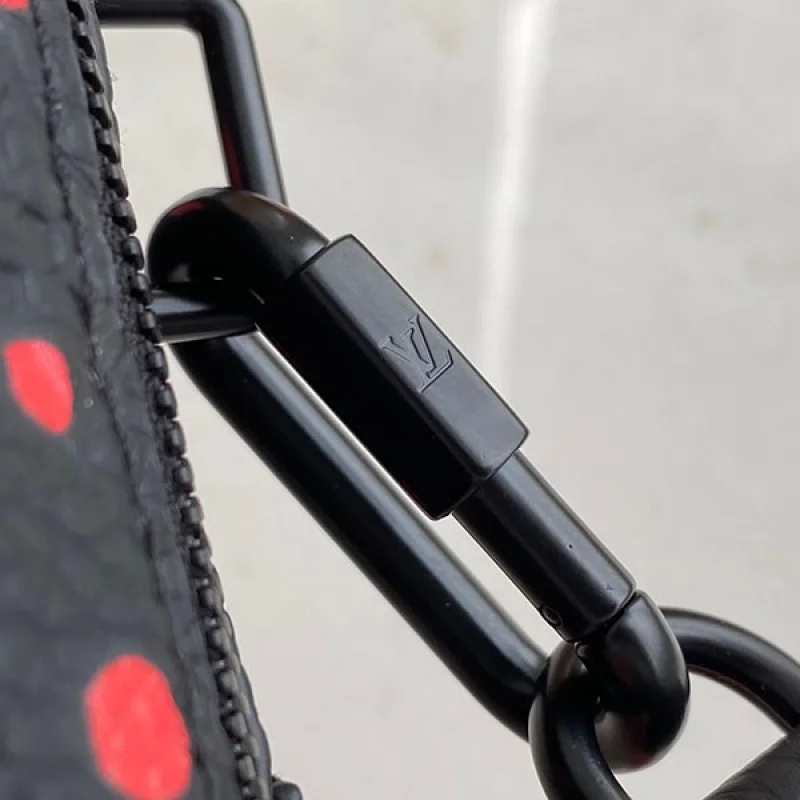 ルイヴィトン 偽物 × 草間彌生 LV × YK ソフトトランク･ウォレット M81905