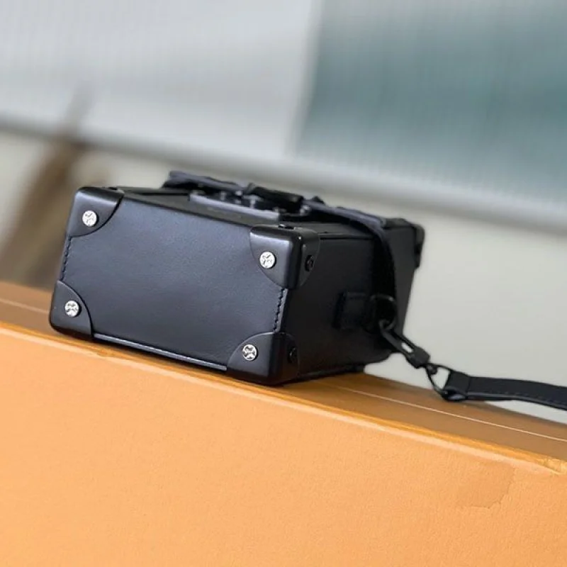 入手困難ルイヴィトン トランク ショルダーバッグ スーパーコピー M82077