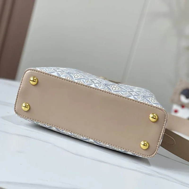 ルイヴィトン カプシーヌ BB ロゴショルダーバッグ コピー ハンド vue68330