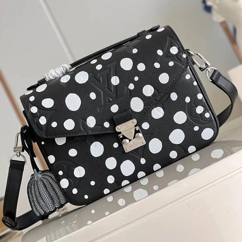 注目★LV ×草間彌生ポシェットメティス MM コピー ショルダーバッグ vuy11401