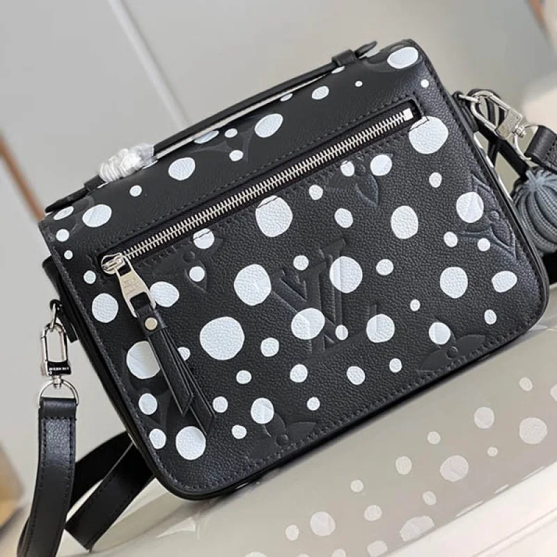 注目★LV ×草間彌生ポシェットメティス MM コピー ショルダーバッグ vuy11401