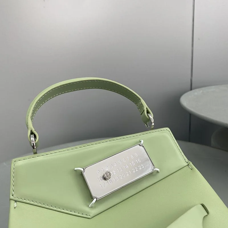 21-22AWメゾンマルジェラ Snatched コピー スモールスナッチト ハンドバッグ Maa63834