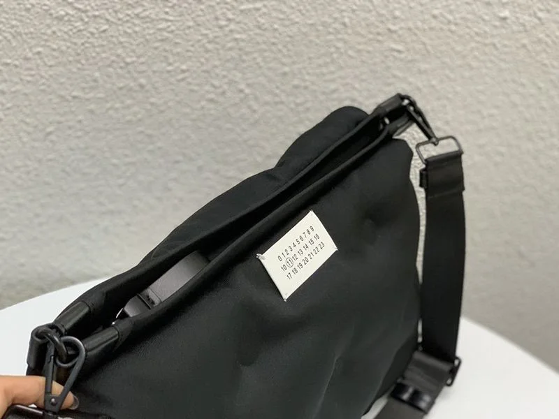 大人気!!新色メゾンマルジェラ グラムスラム コピー フラップ チェーンバッグ Mae79504
