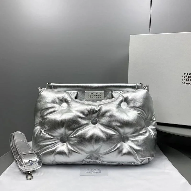 メゾンマルジェラ グラムスラム コピー バッグ MM6 トートバッグ ミディアム Glam Slam Maw11642