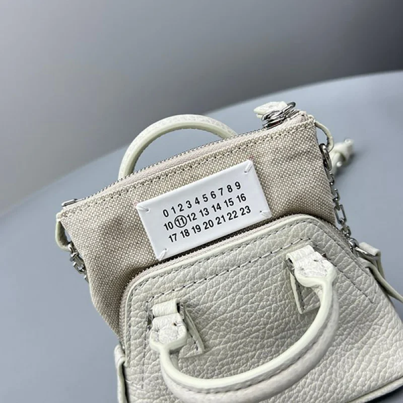 稀少 メゾン マルジェラ 5AC コピー Classique ベビー ショルダーバッグ SB3WG0025P4