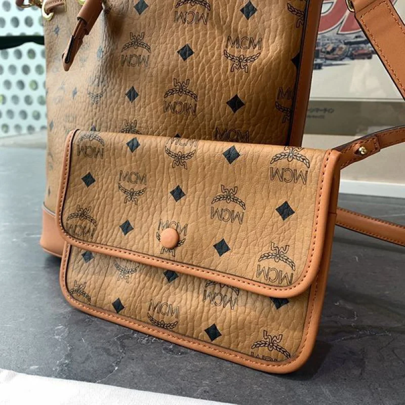ブランドMCM 偽物 DESSAU ドローストリング バッグ ヴィセトス MWDCSDU02BK001