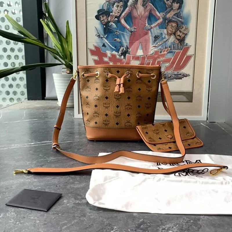 ブランドMCM 偽物 DESSAU ドローストリング バッグ ヴィセトス MWDCSDU02BK001