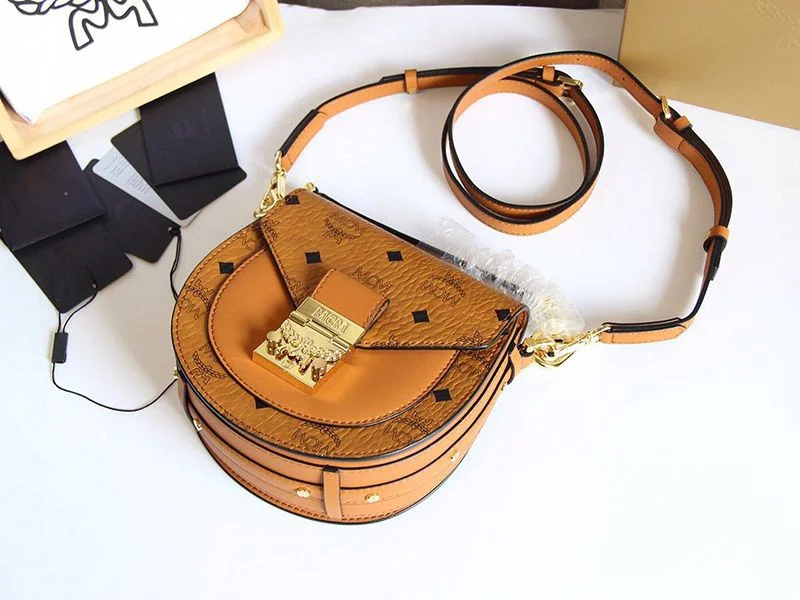 完売必至★MCM★エムシーエム バッグ コピー パトリシア ヴィゼトス レザーショルダーバッグ mcj23389