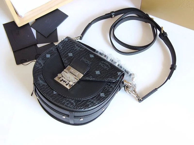 ★MCM コピー★エムシーエム バッグ パトリシア ヴィゼトス レザーショルダーバッグ mcj79665