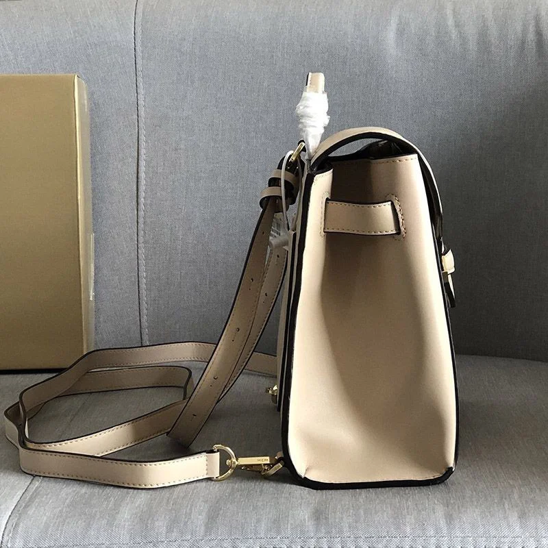 目を惹くカラー MCM リュック スーパーコピー エムシーエム バックパック mcw75630