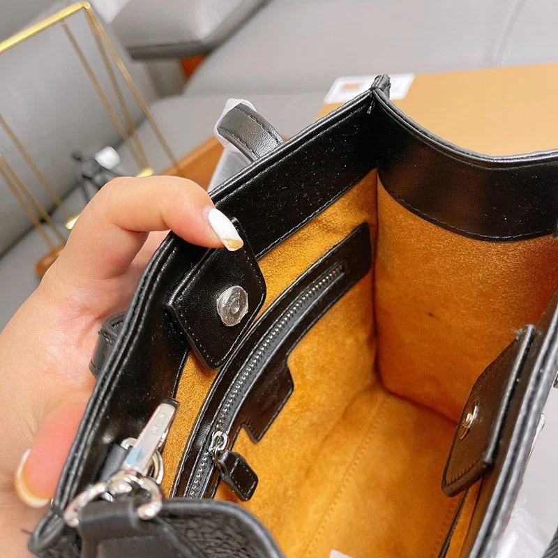 争奪戦 可愛い【MCM】エムシーエム トートバッグ コピー mcw88621