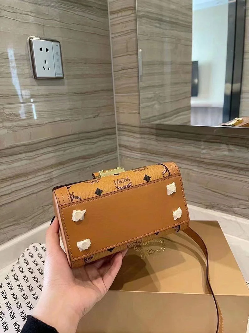 人気 MCM ヴィセトス サッチェルバッグ コピーモノグラム ロゴ mcx32244
