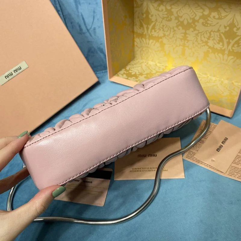完売必至ミュウミュウ コピー マテラッセナッパレザー バッグ myh52672