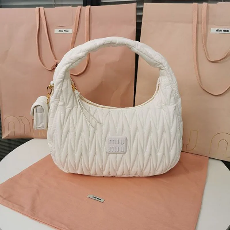 プレゼント最適 ミュウミュウ マテラッセ コピー Re-Nylon ホーボーバッグ myi51463