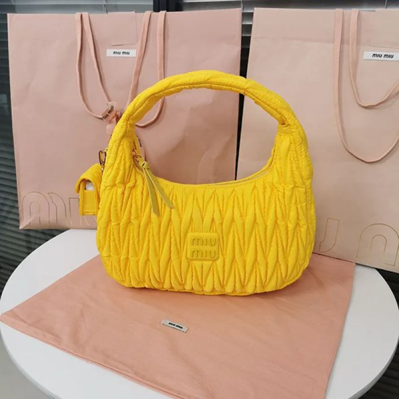 プレゼント最適 ミュウミュウ マテラッセ コピー Re-Nylon ホーボーバッグ myi51463