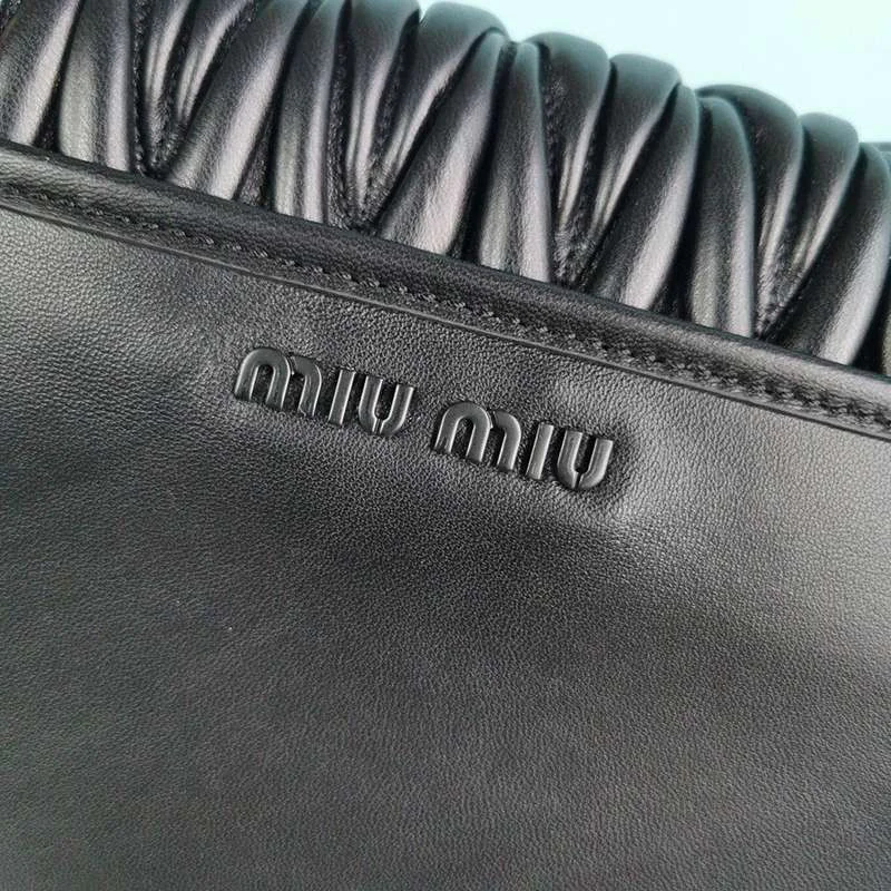 超希少!ミュウミュウ マテラッセ コピー ショルダーバッグ myi86262