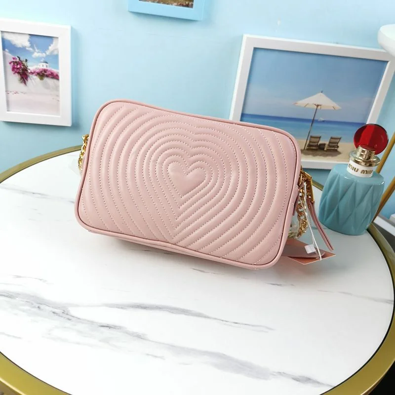 大人気!ミュウミュウ マトラッセラムスキン コピー ハートエンボス mys71350