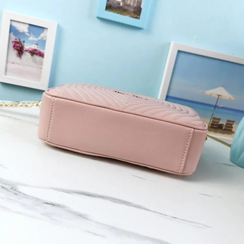 大人気!ミュウミュウ マトラッセラムスキン コピー ハートエンボス mys71350