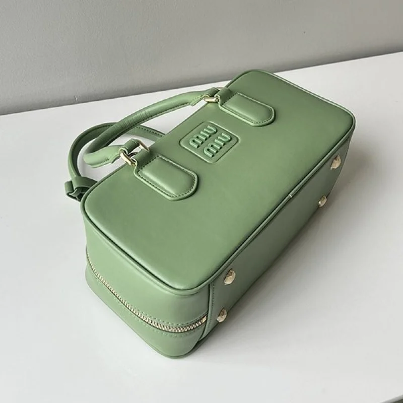 春もの新作ミュウミュウ 偽物 レザートップハンドバッグ myu11822