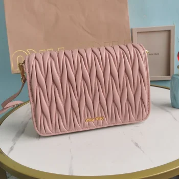 ミュウミュウ バッグ myc36220 スーパーコピー