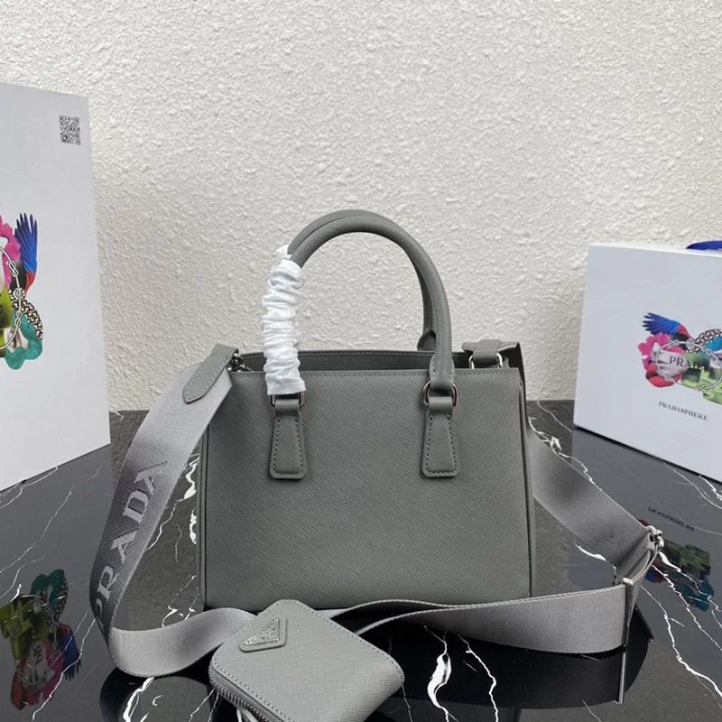 新色お洒落に♪ プラダ ショルダーバッグ 3way puf52492