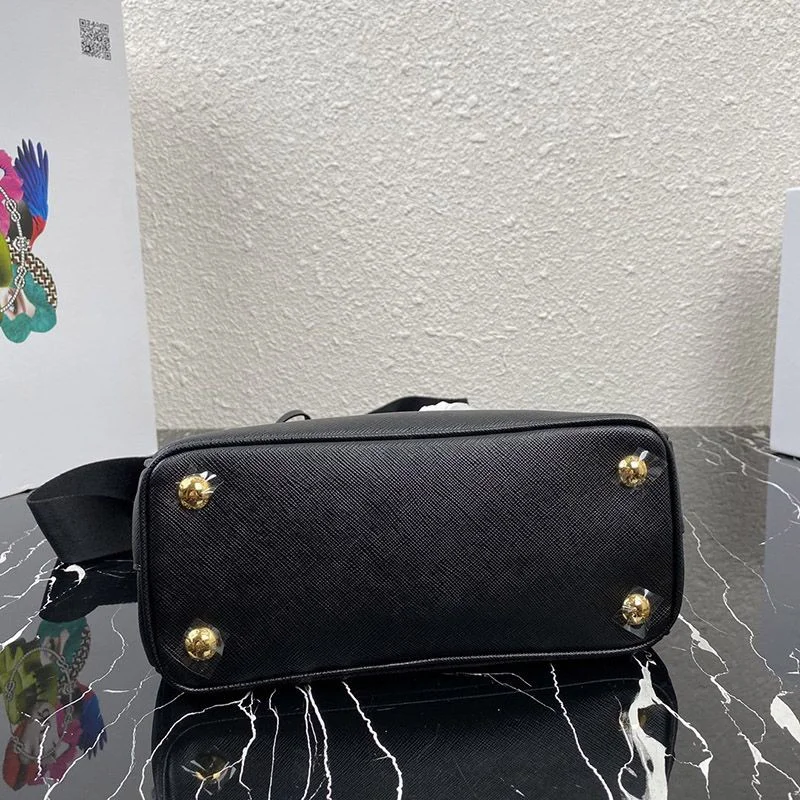 大人気! ギフトに最適♪ プラダ ショルダーバッグ 3way 1BA296